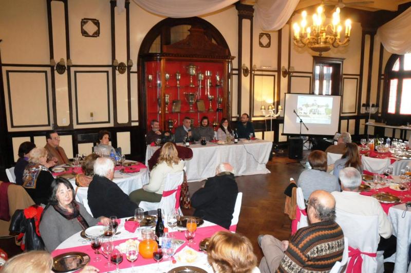 Almuerzo de los Historiadores, en el Club de Regatas ´´La Marina´´, Tigre.